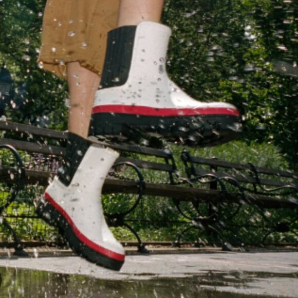 NWT！NEW! Tory Burch Women Hurricane Boots - Ivory**ONLY US 7** Waterproof Rain - Picture 2 of 6